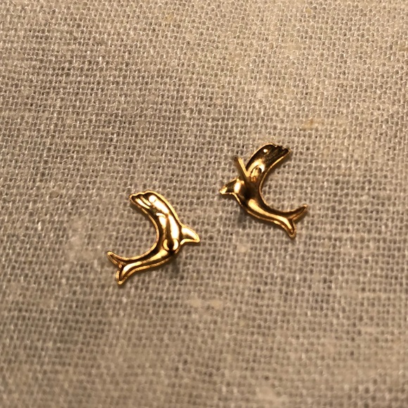 Gold dolphin studs - Picture 3 of 4